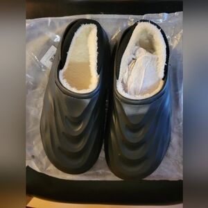 Fluffy shurpa Lined Black and White Slip-On Shoes/ Slippers